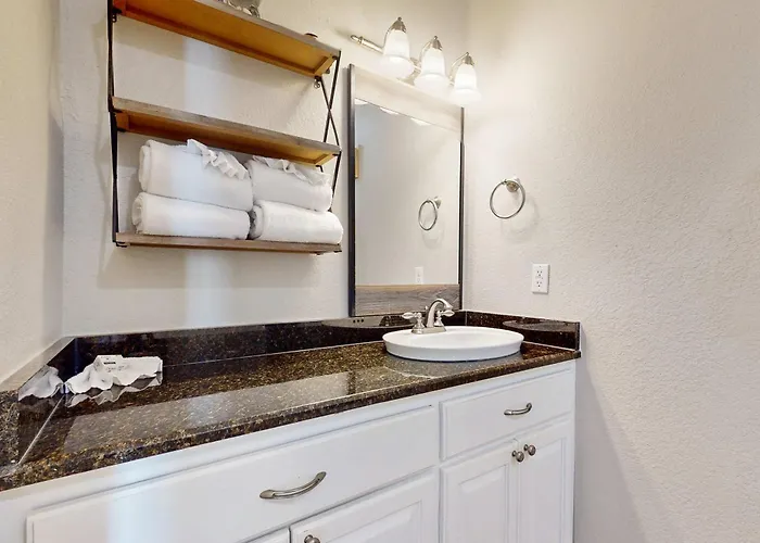 Lagoon-front Dog-friendly Duplex With Heated Outdoor Pool Hot Tub & Ac