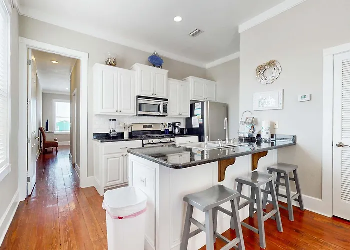 Lagoon-front Dog-friendly Duplex With Heated Outdoor Pool Hot Tub & Ac Holiday home Gulf Shores